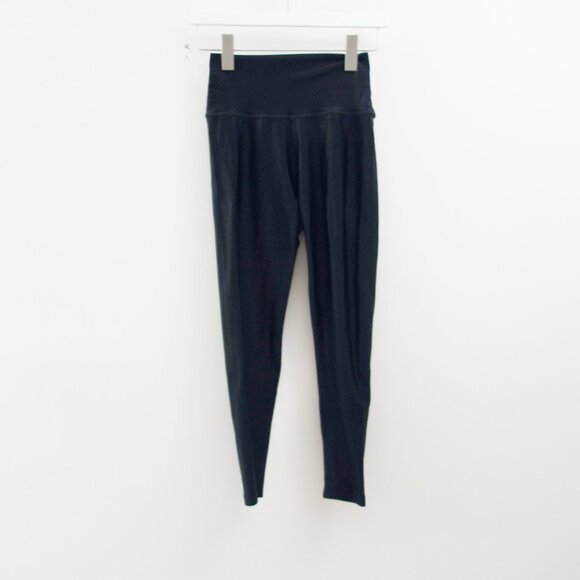 BEYOND YOGA Black Pearlized High Waisted Midi Legging Active Yoga Bottoms Size M - Picture 4 of 9